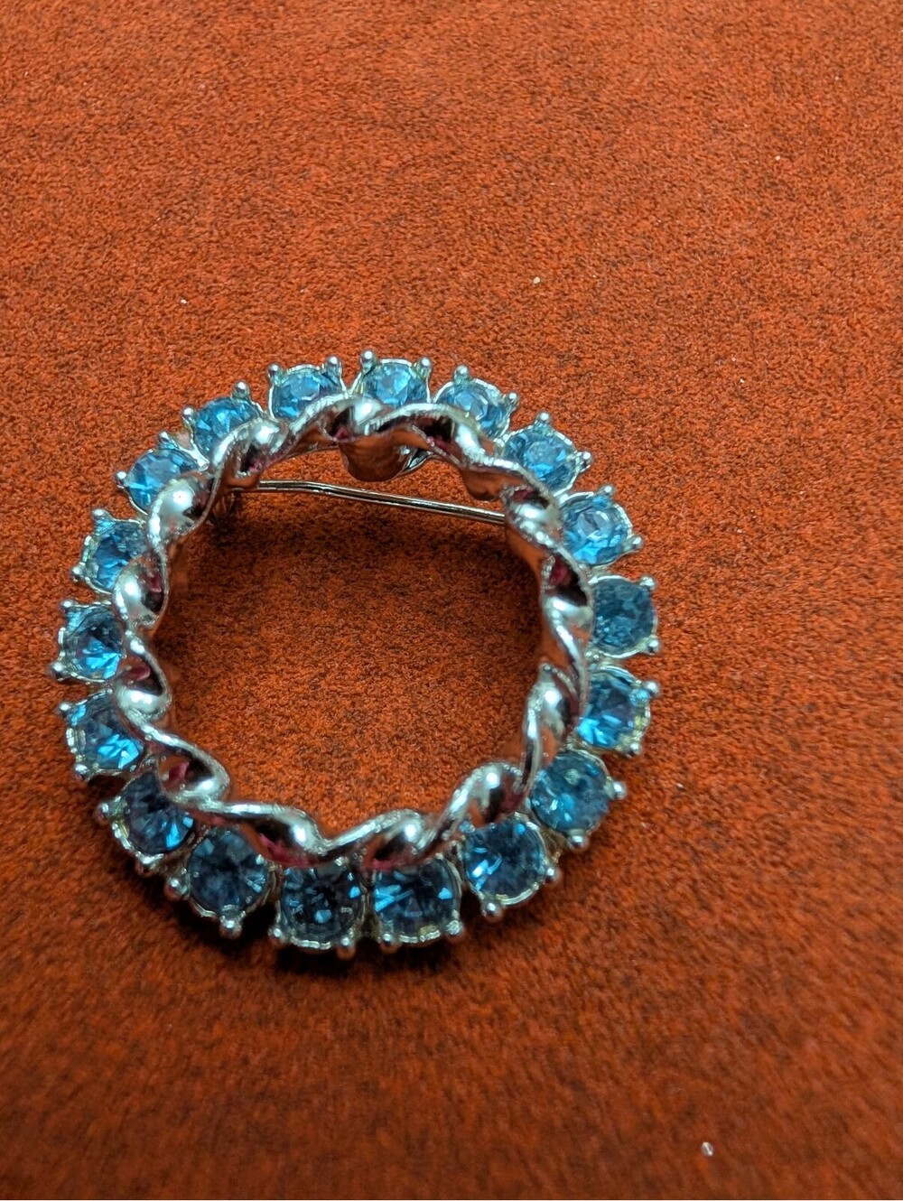 Light Blue Rhinestone Silver Tone Circle Wreath Pin Brooch NEW